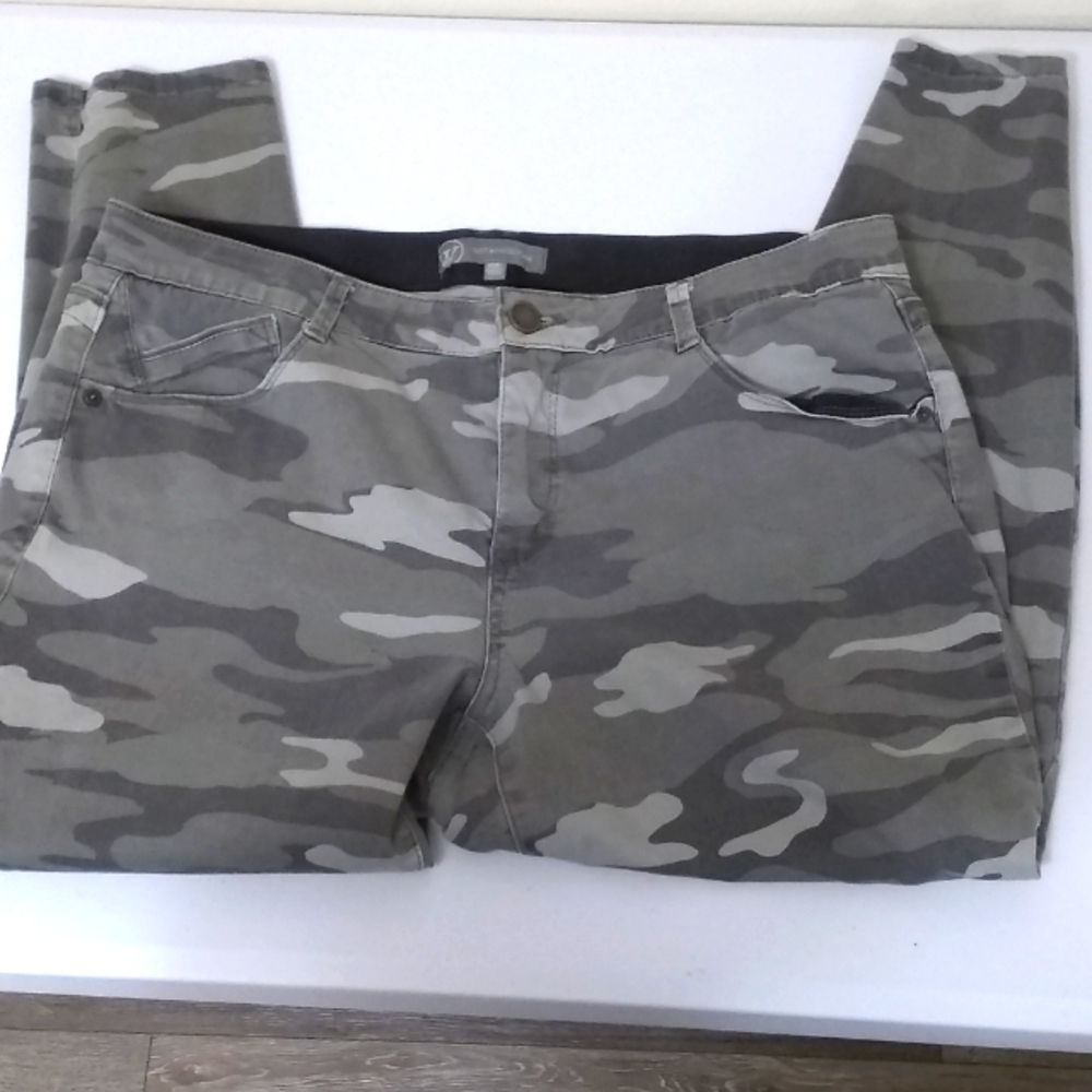 Wit & Wisdom camo jeans skinny leg 16W